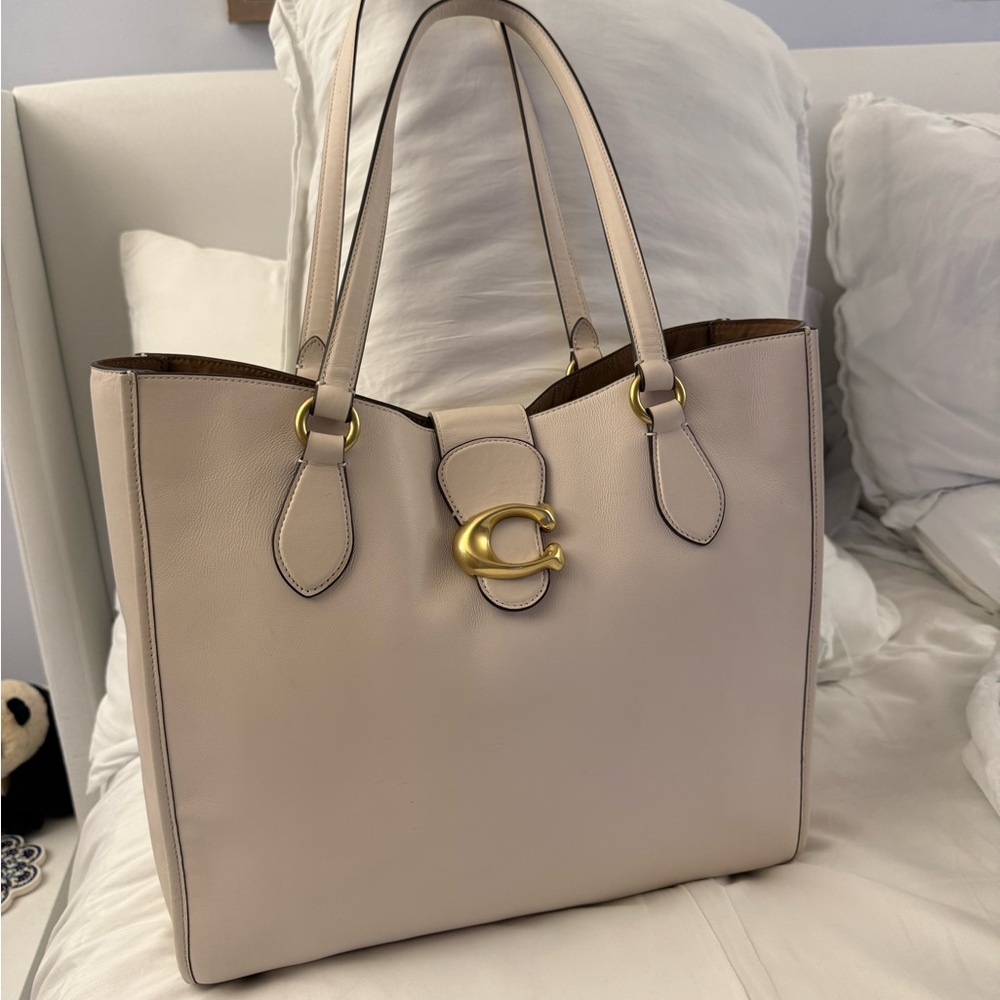 Coach beige off white leather shoulder bag theo tote with suede lining